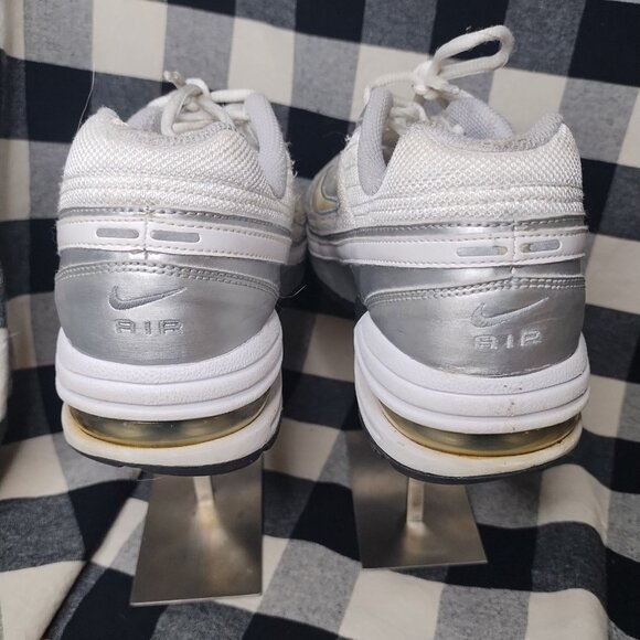 Ladies Nike Air Max Running Shoes Size 7.5 Y5 - Picture 4 of 8